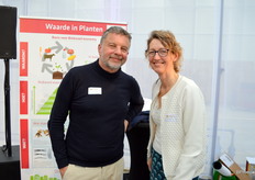 Maarten Prins van Greenport Duin en Bollenstreek en Dewi Hartkamp van SIGN